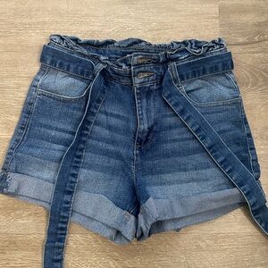 Blue spice jean shorts, size 0